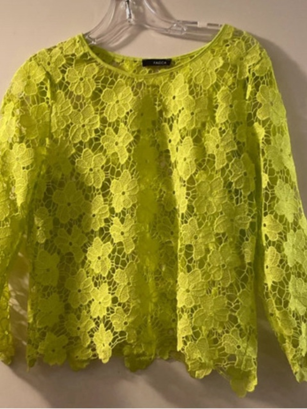 Fascia Floral Lace Long-Sleeve Chartreuse Top